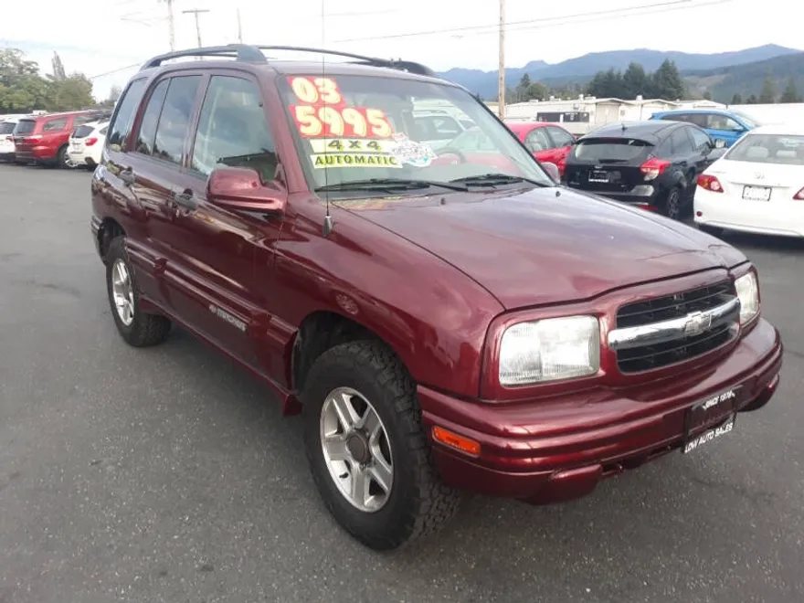 2003 Chevrolet Tracker LT photo 1
