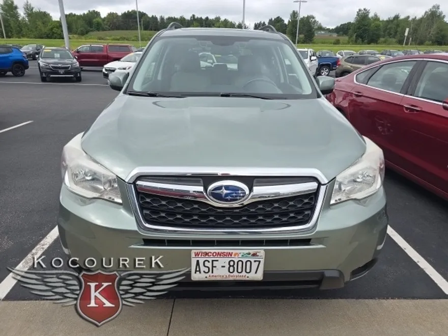2015 Subaru Forester 2.5i Touring photo 1
