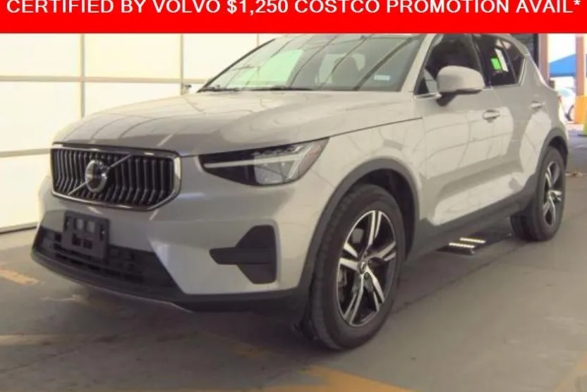 2025 Volvo XC40 Core photo 1