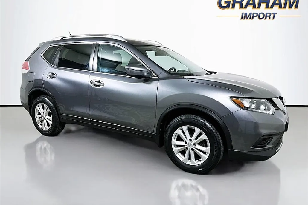 2016 Nissan Rogue SV photo 1