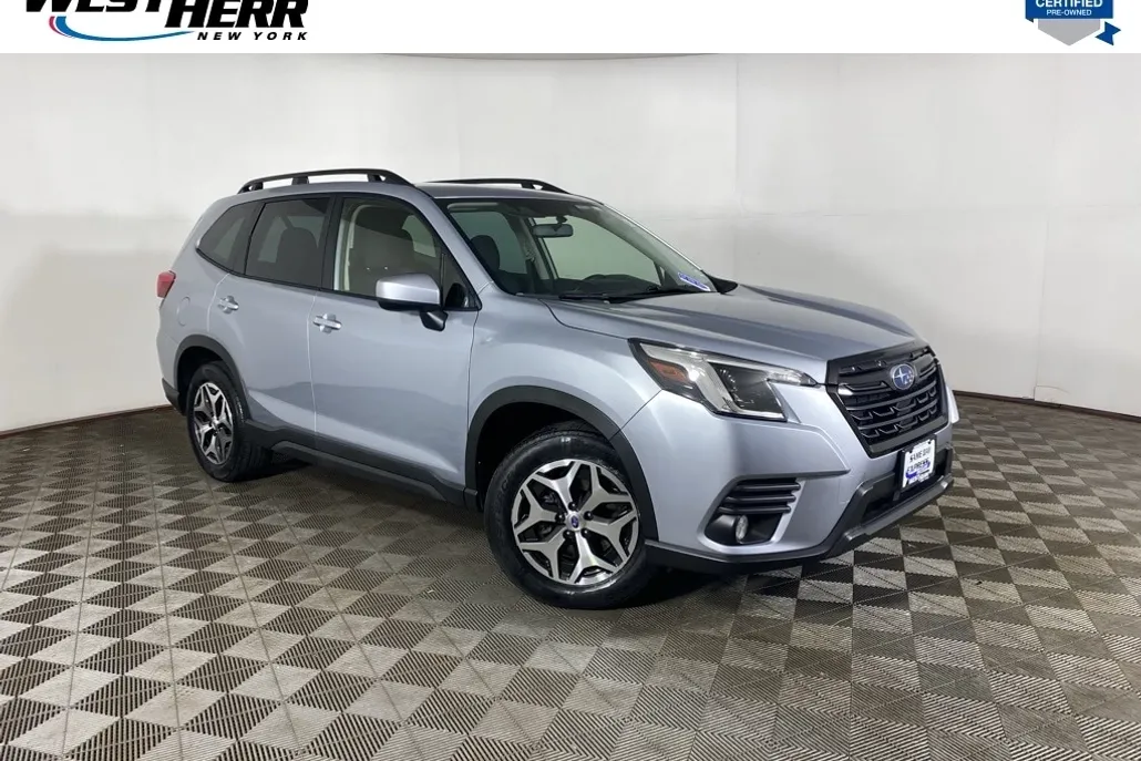 2023 Subaru Forester Premium photo 1