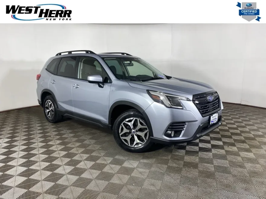 2023 Subaru Forester Premium photo 1