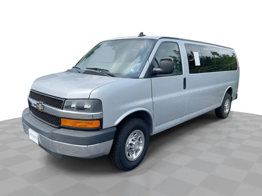 2016 Chevrolet Express Passenger 3500 LT photo 1