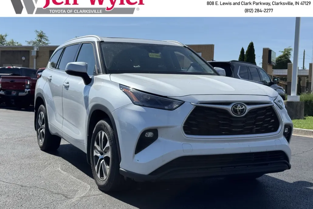 2022 Toyota Highlander XLE photo 1