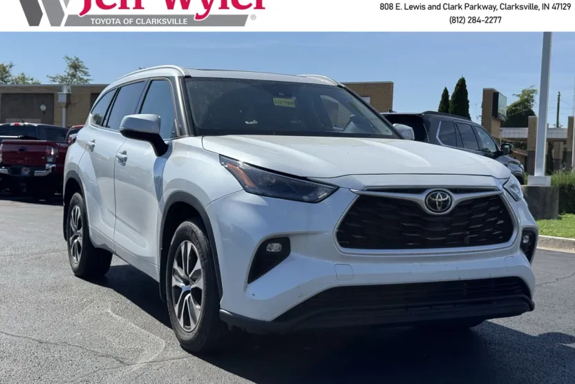 2022 Toyota Highlander XLE photo 1