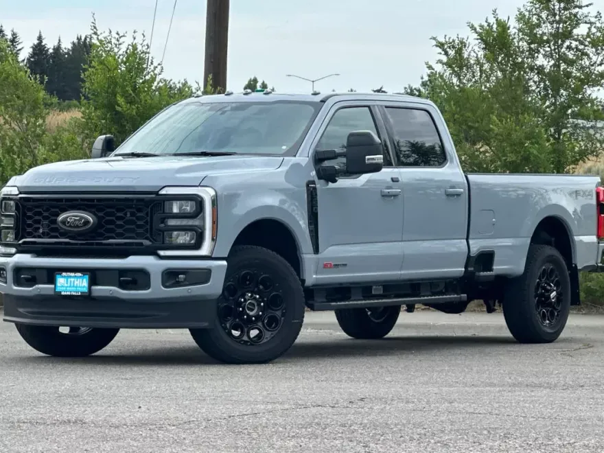 2025 Ford F-350 Lariat photo 1