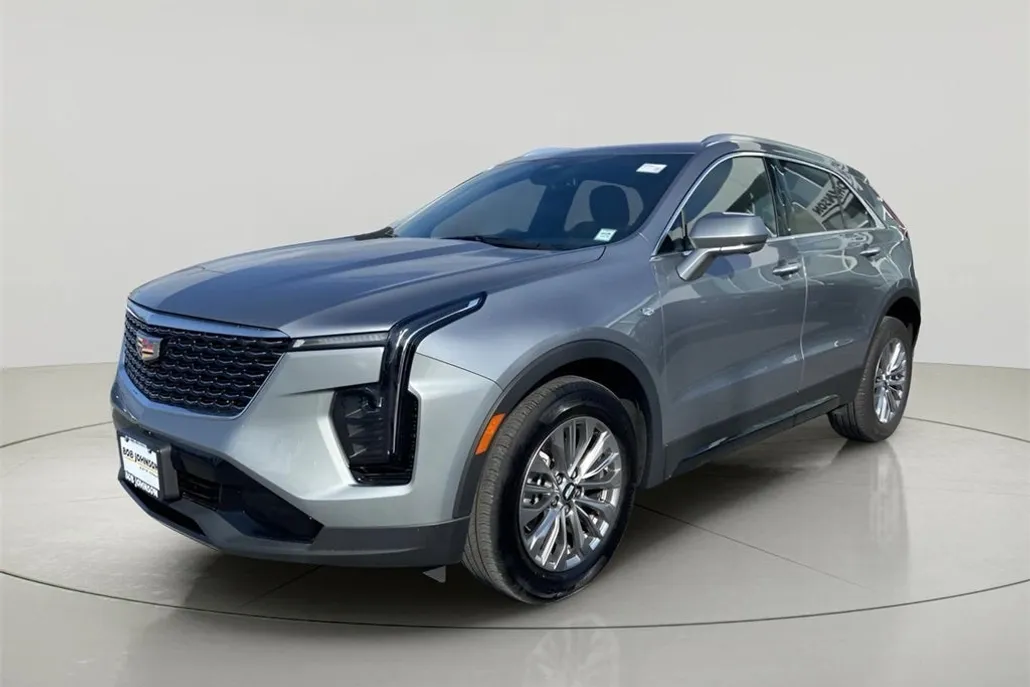 2025 Cadillac XT4 Premium Luxury photo 1