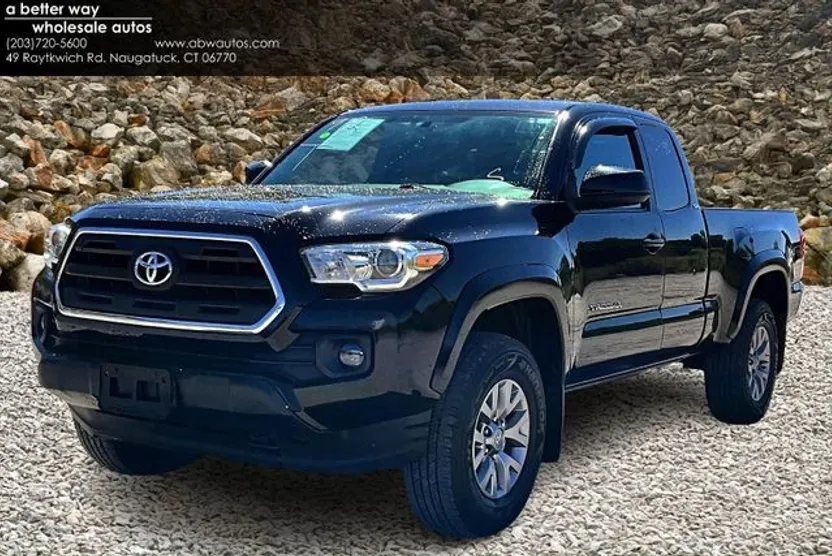 2016 Toyota Tacoma SR5 V6 photo 1