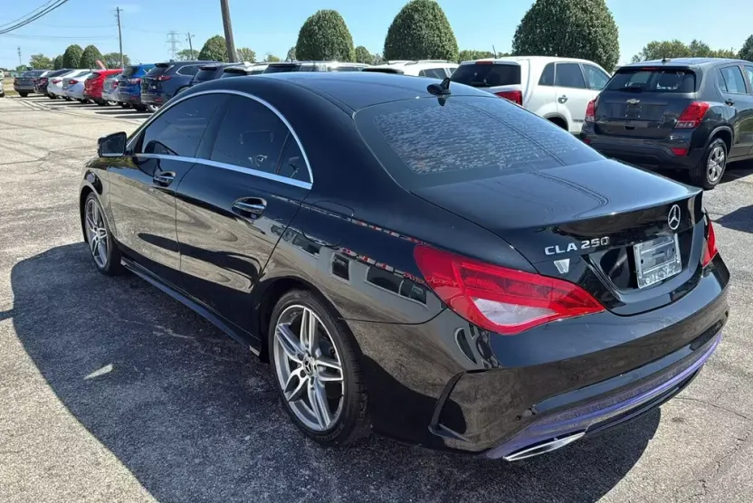 2018 Mercedes Benz CLA 250 4MATIC photo 1