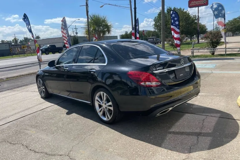 2016 Mercedes Benz C 300 photo 1