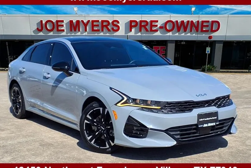 2023 Kia K5 GT-Line photo 1