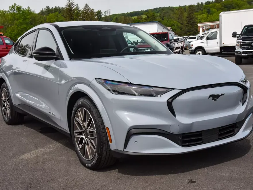 2025 Ford Mustang Mach-E Premium photo 1