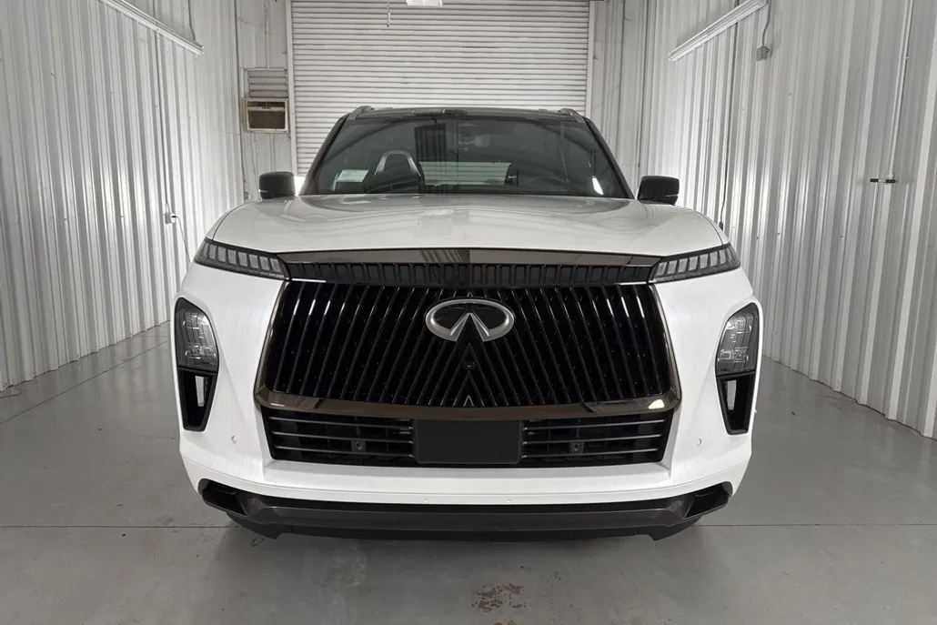 2026 Infiniti QX80 photo 1