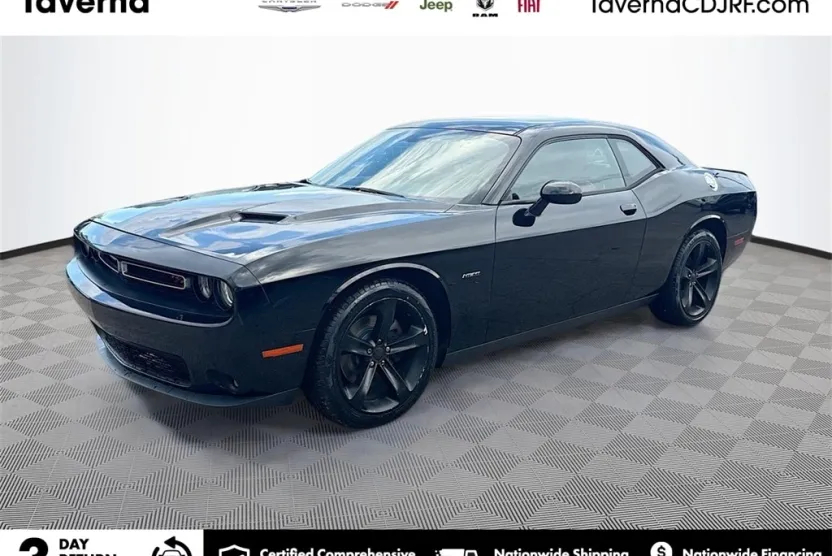 2017 Dodge Challenger R/T photo 1