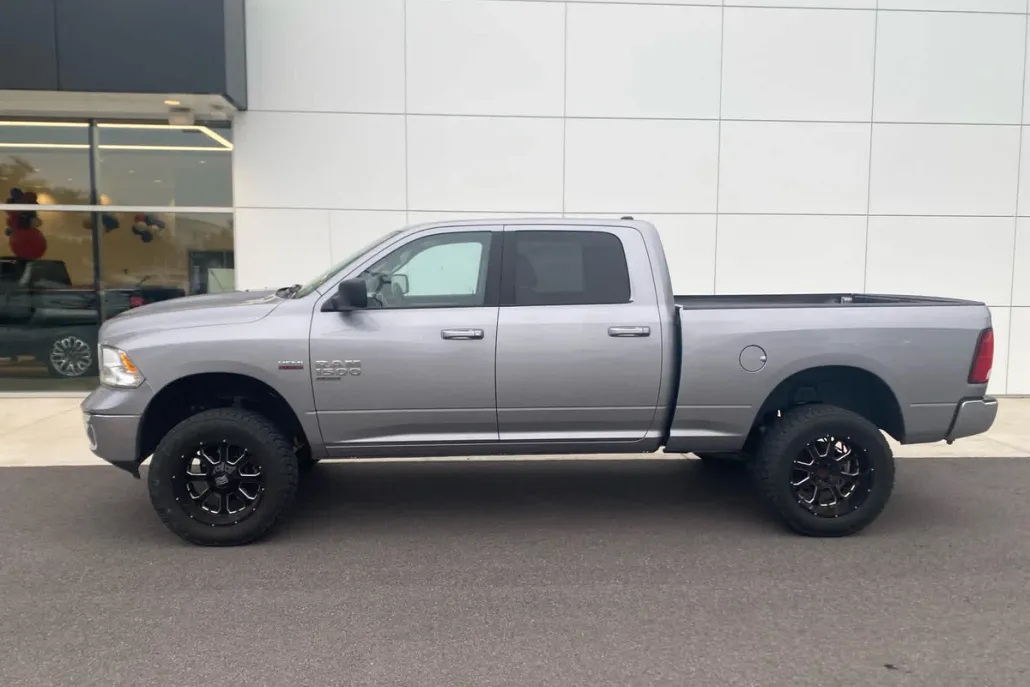 2019 Ram 1500 Classic SLT photo 1