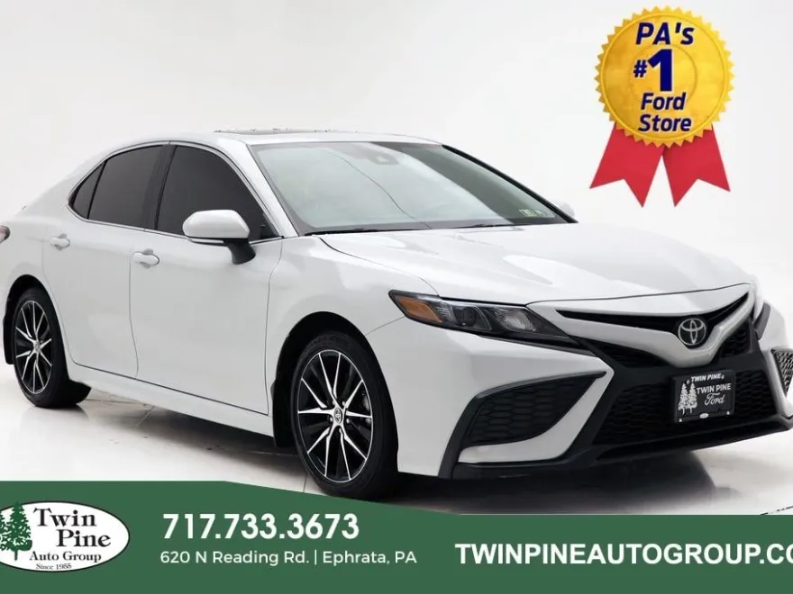 2024 Toyota Camry SE photo 1