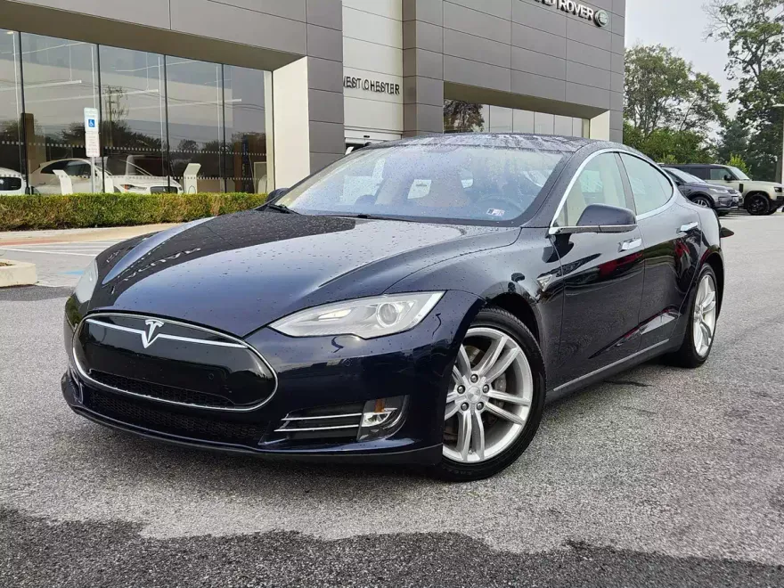 2014 Tesla Model S photo 1