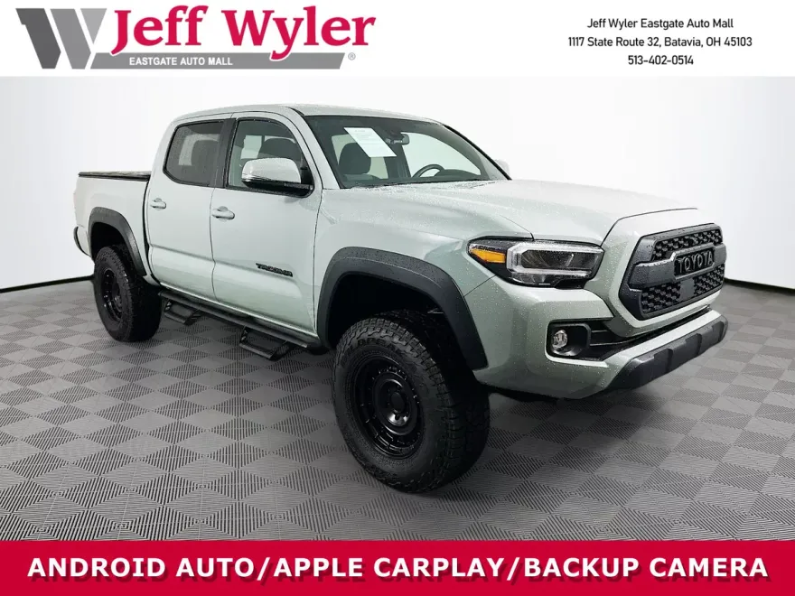2023 Toyota Tacoma TRD Off-Road photo 1