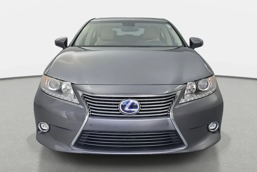 2015 Lexus ES 300h photo 1