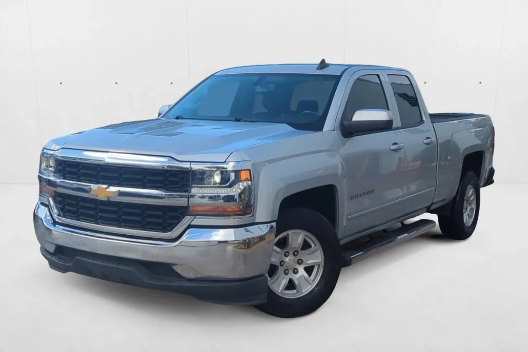 2019 Chevrolet Silverado 1500 LT photo 1