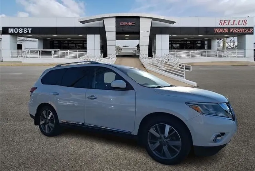 2015 Nissan Pathfinder Platinum photo 1