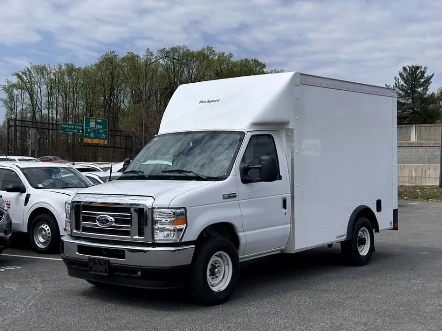 2025 Ford E-350 Base photo 1