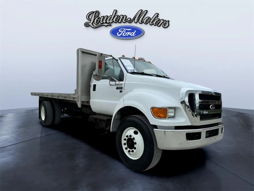 2015 Ford F-650 photo 1