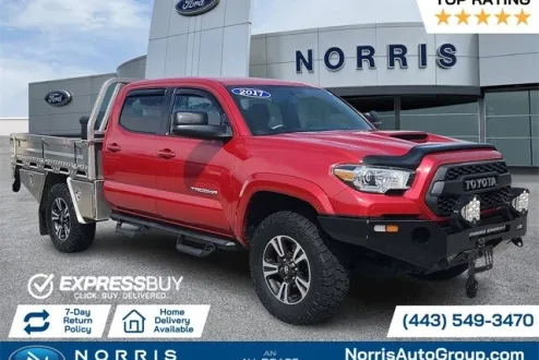 2017 Toyota Tacoma TRD Sport photo 1