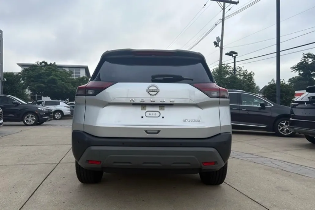 2023 Nissan Rogue SV photo 1