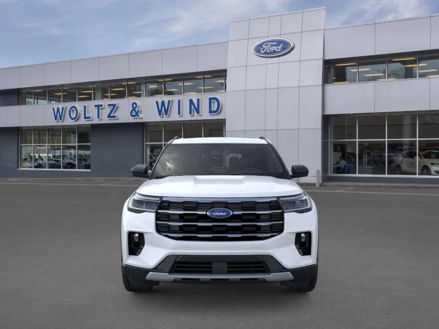 2025 Ford Explorer photo 1
