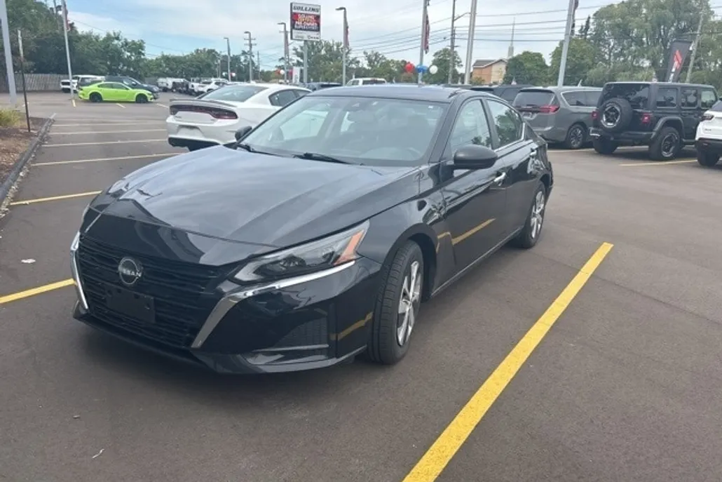 2024 Nissan Altima 2.5 S photo 1