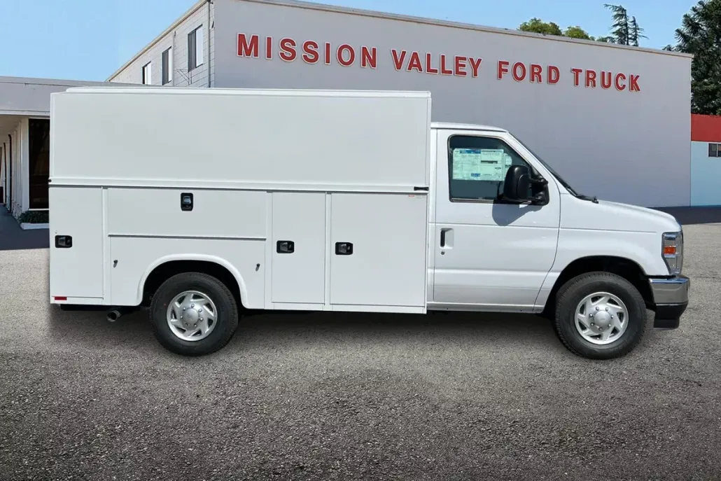 2026 Ford E-350 Base photo 1