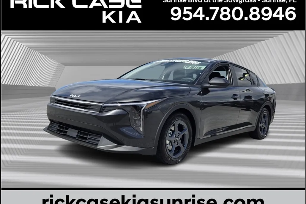 2025 Kia K4 LXS photo 1