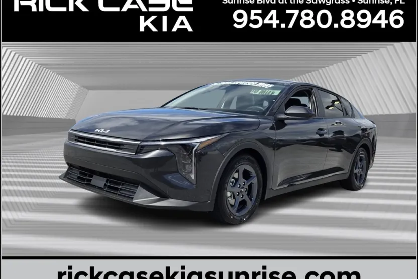 2025 Kia K4 LXS photo 1