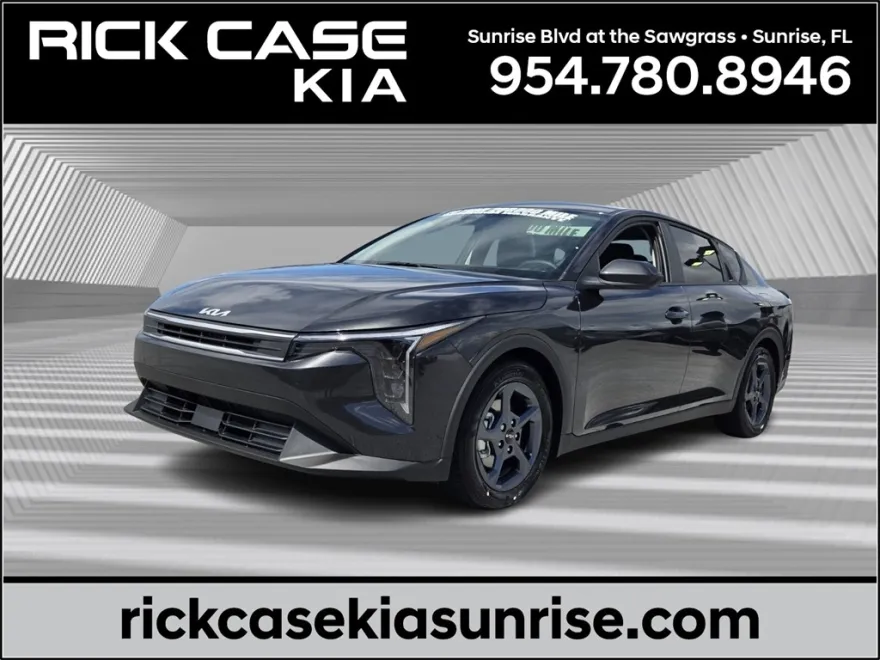 2025 Kia K4 LXS photo 1
