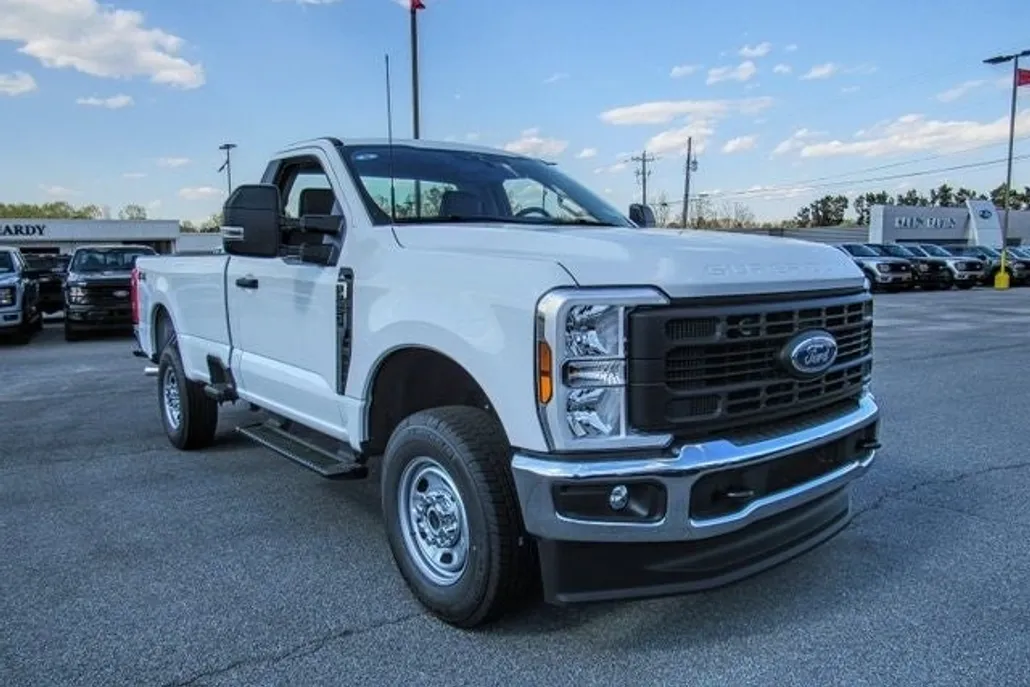 2025 Ford F-250 photo 1