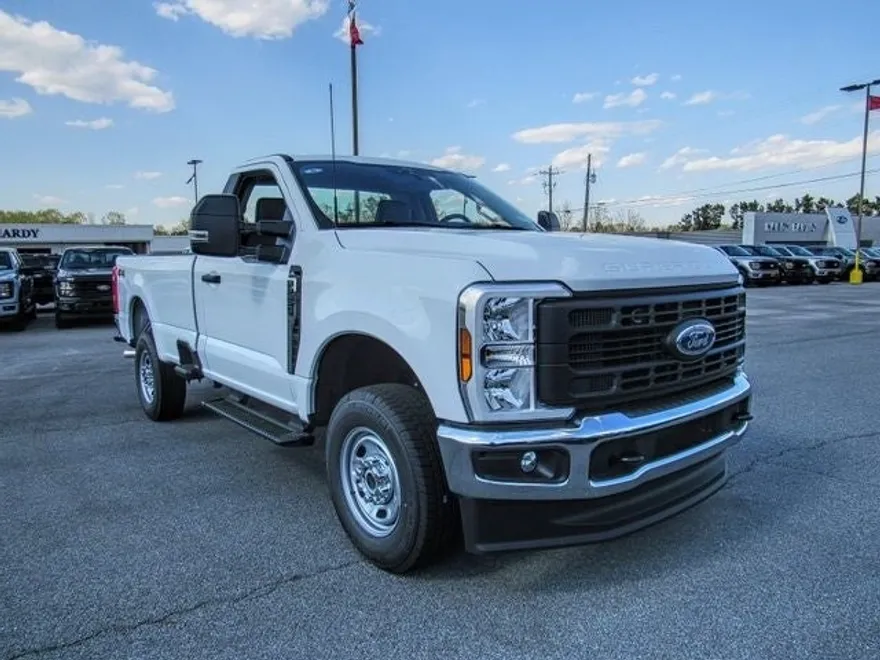 2025 Ford F-250 photo 1