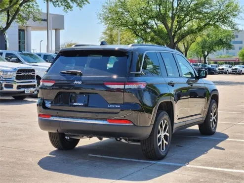 2025 Jeep Grand Cherokee Limited photo 4