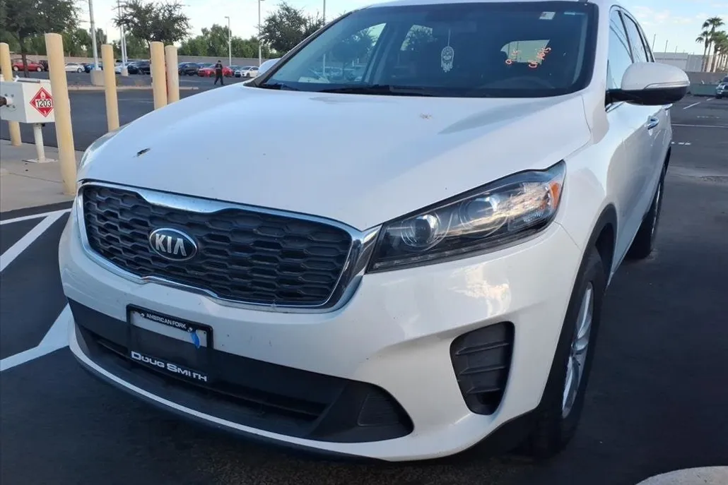 2019 Kia Sorento LX photo 1