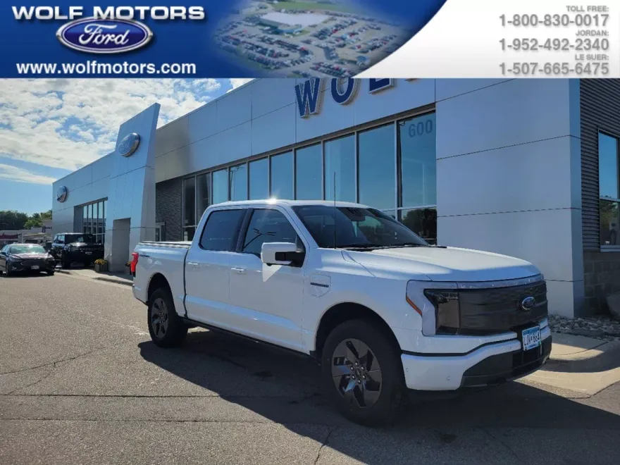 2023 Ford F-150 Lightning Lariat photo 1