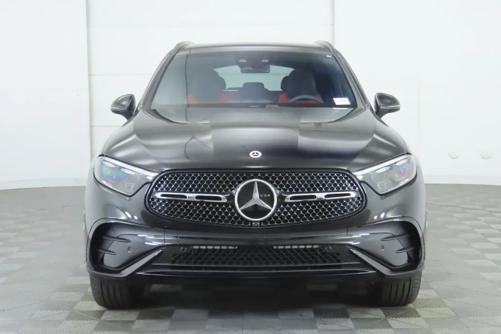 2026 Mercedes Benz GLC 300 4MATIC photo 1