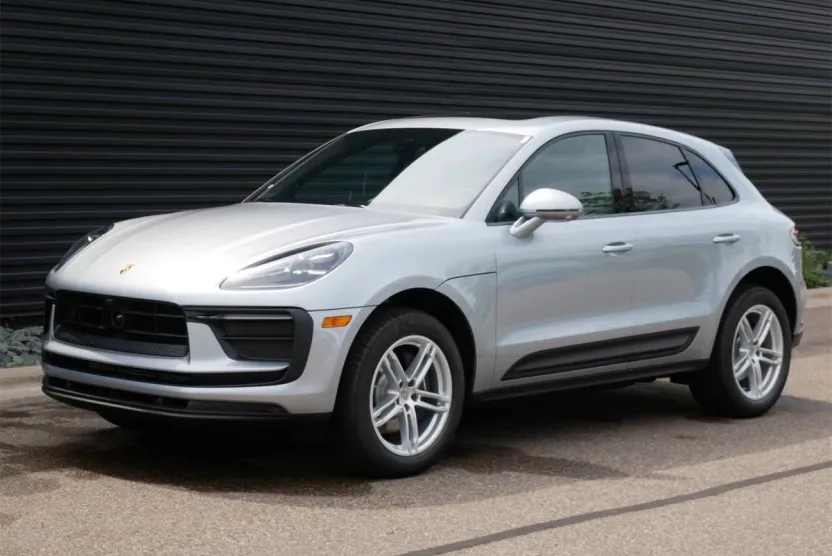 2025 Porsche Macan Base photo 1