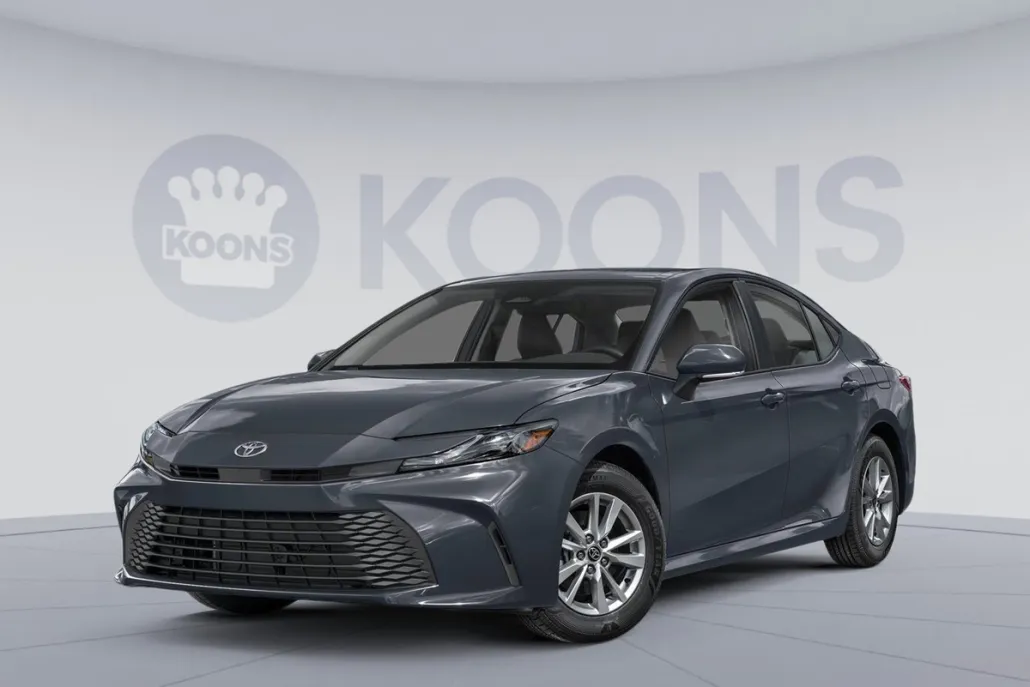 2025 Toyota Camry SE photo 1