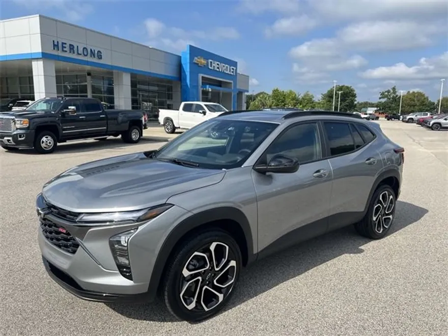 2025 Chevrolet Trax photo 1