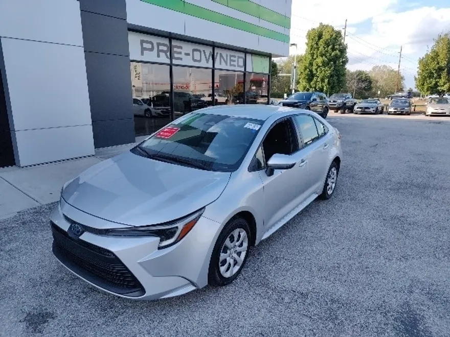 2025 Toyota Corolla Hybrid LE photo 1