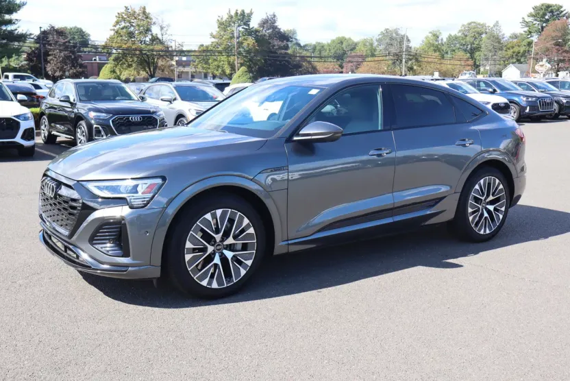 2024 Audi Q8 Premium Plus photo 1