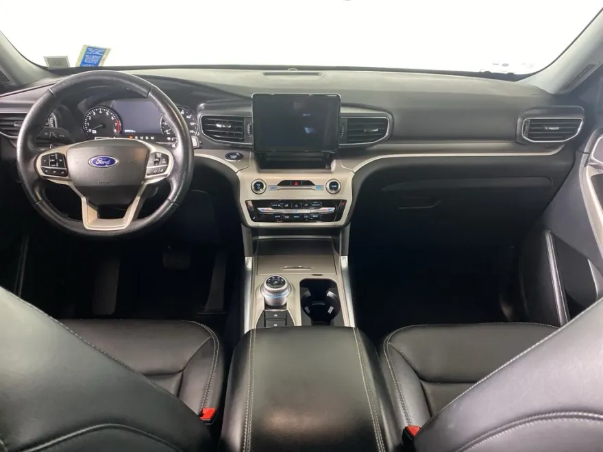 2021 Ford Explorer XLT photo 1