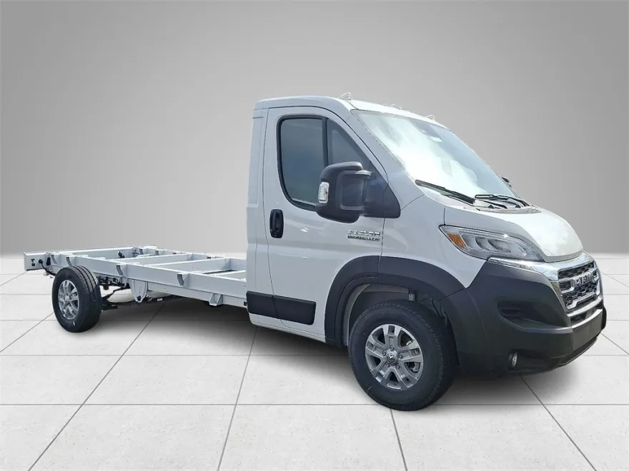 2025 Ram ProMaster 3500 Cutaway photo 1