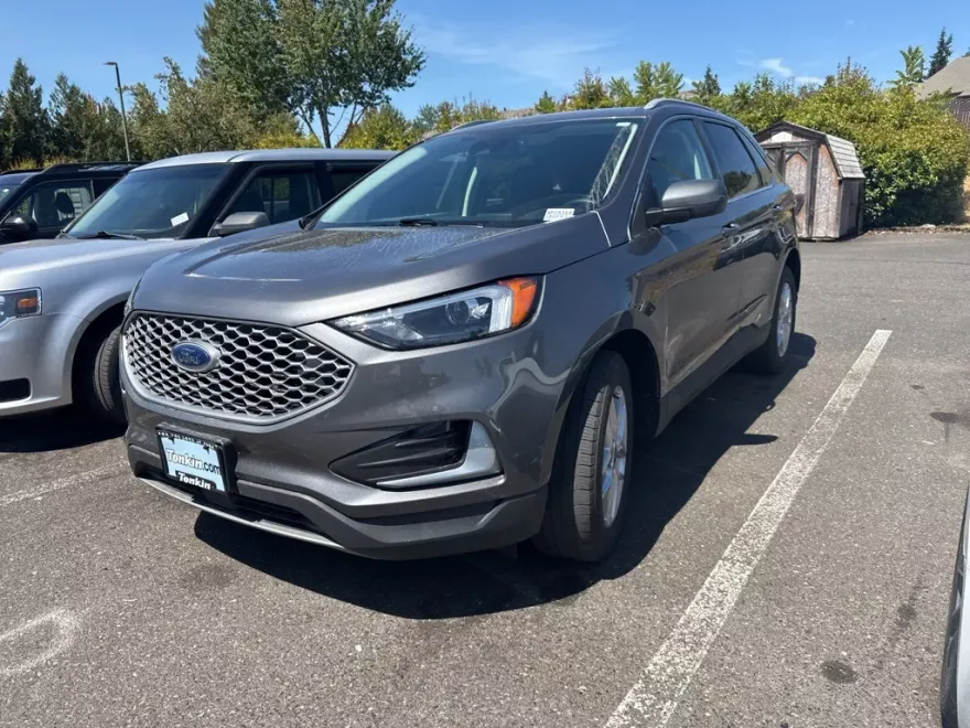 2023 Ford Edge SEL photo 1