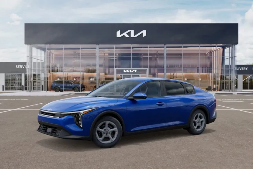 2025 Kia K4 LXS photo 1